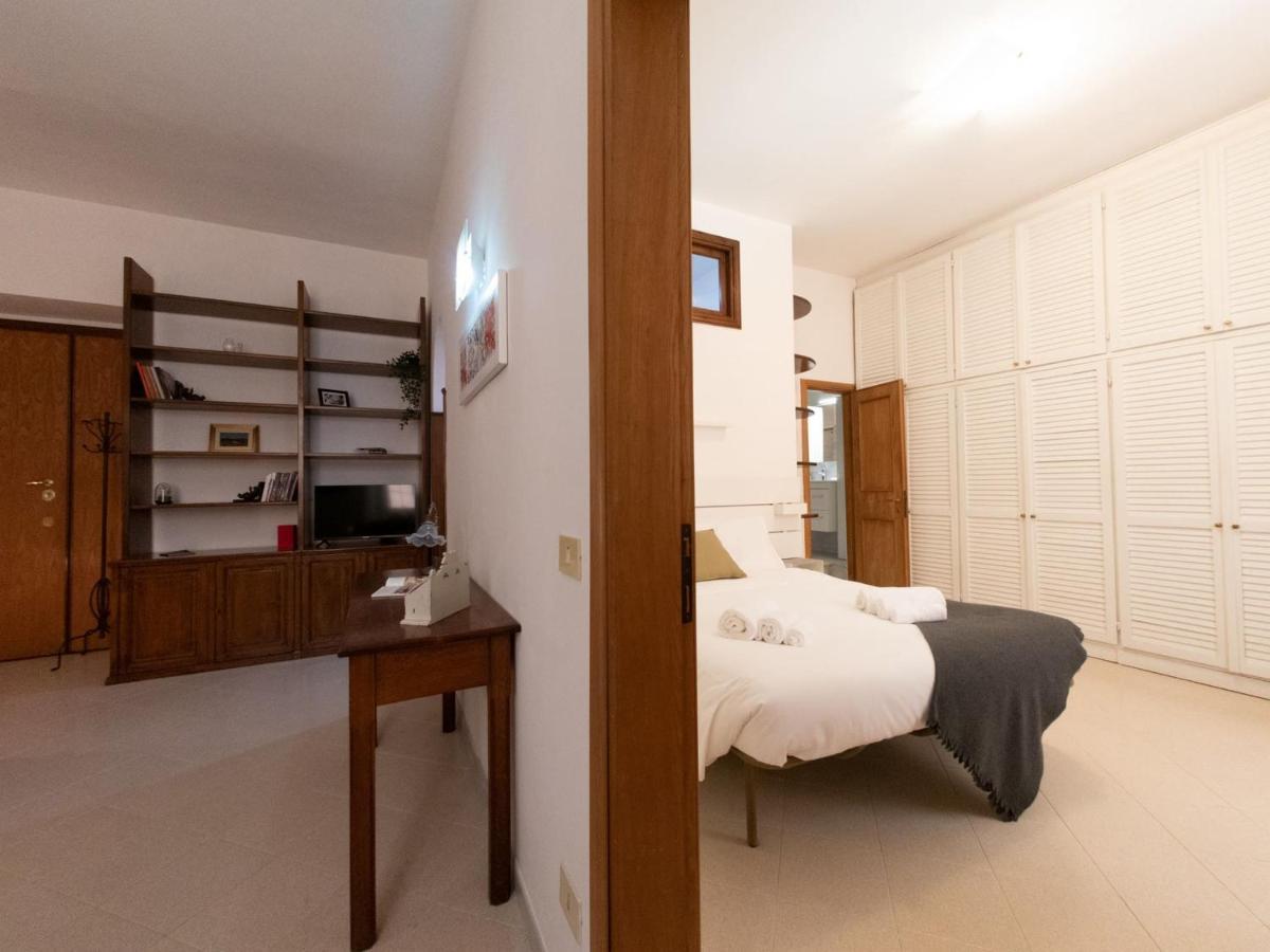The Rent - Cozy One-bedroom Near Borghese Apartment